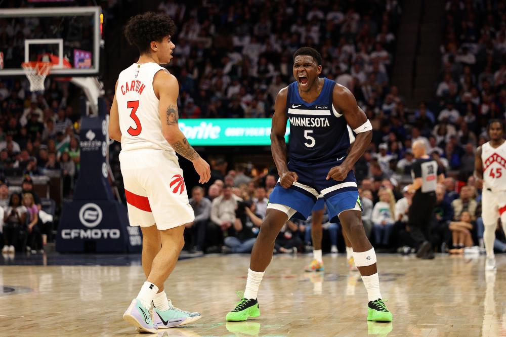 多名年轻队 多名年轻队