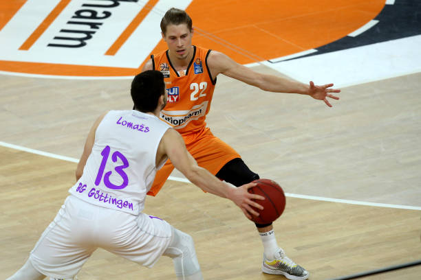 内线球员在 内线球员在